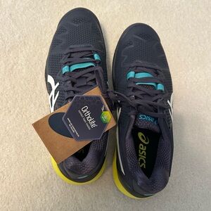 Asics boys 6.5 navy tennis Shoes